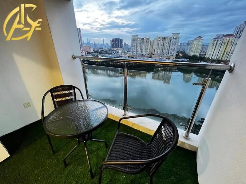 Honeymoon Suite By A Legacy Hotel - Klcc Lake View 吉隆坡 招待所