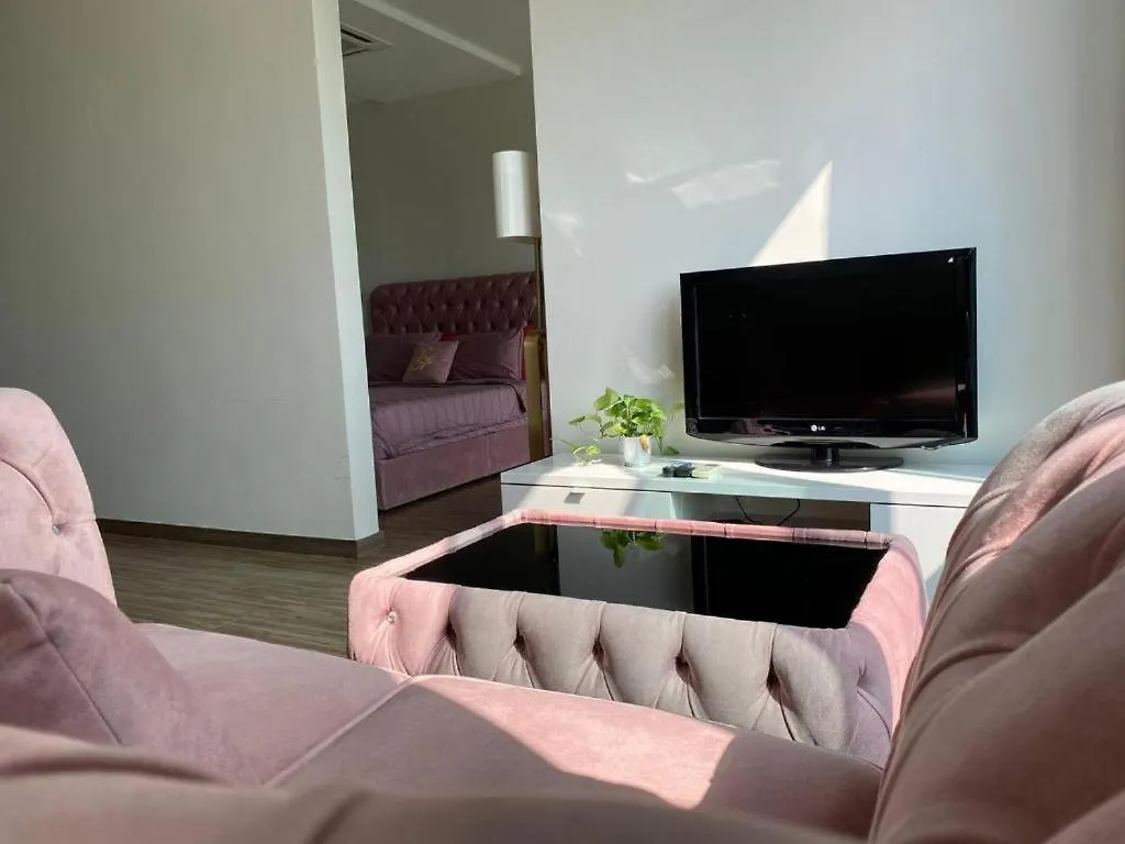 招待所 Honeymoon Suite By A Legacy Hotel - Klcc Lake View 吉隆坡 马来西亚